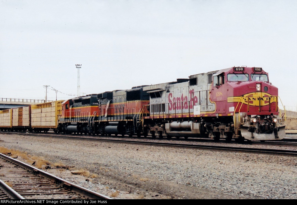 BNSF 698 East